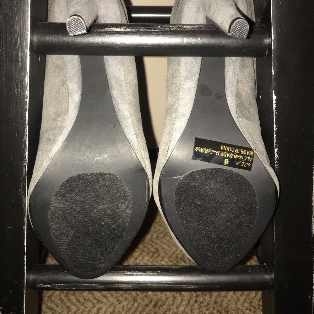 Gray heels - Picture 4 of 5